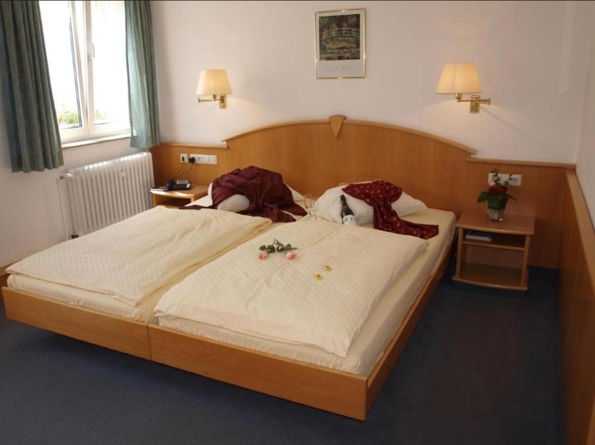 Hotel Gasthof Baeren Weingarten  Esterno foto