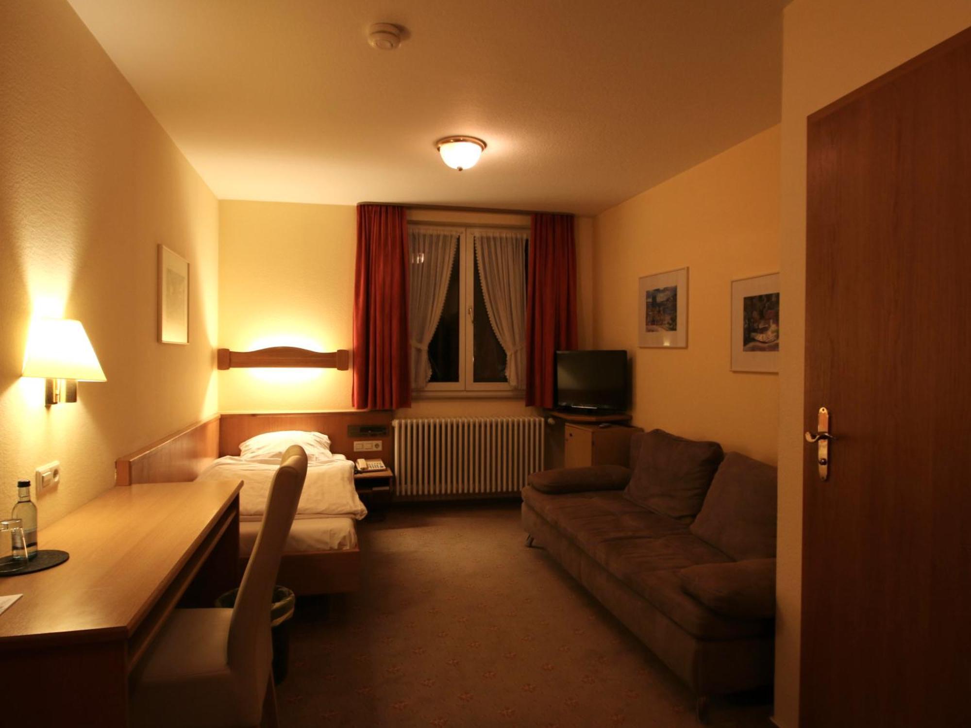 Hotel Gasthof Baeren Weingarten  Esterno foto