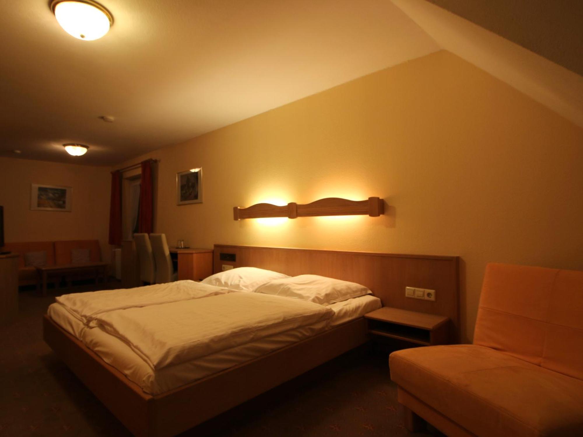 Hotel Gasthof Baeren Weingarten  Esterno foto